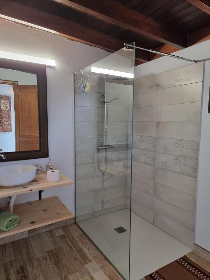 Alunita & Pirita, Habitacion Con Jardin, Terraza Y Wifi En Zona Tranquila Y Centrica Nazaret Ngoại thất bức ảnh