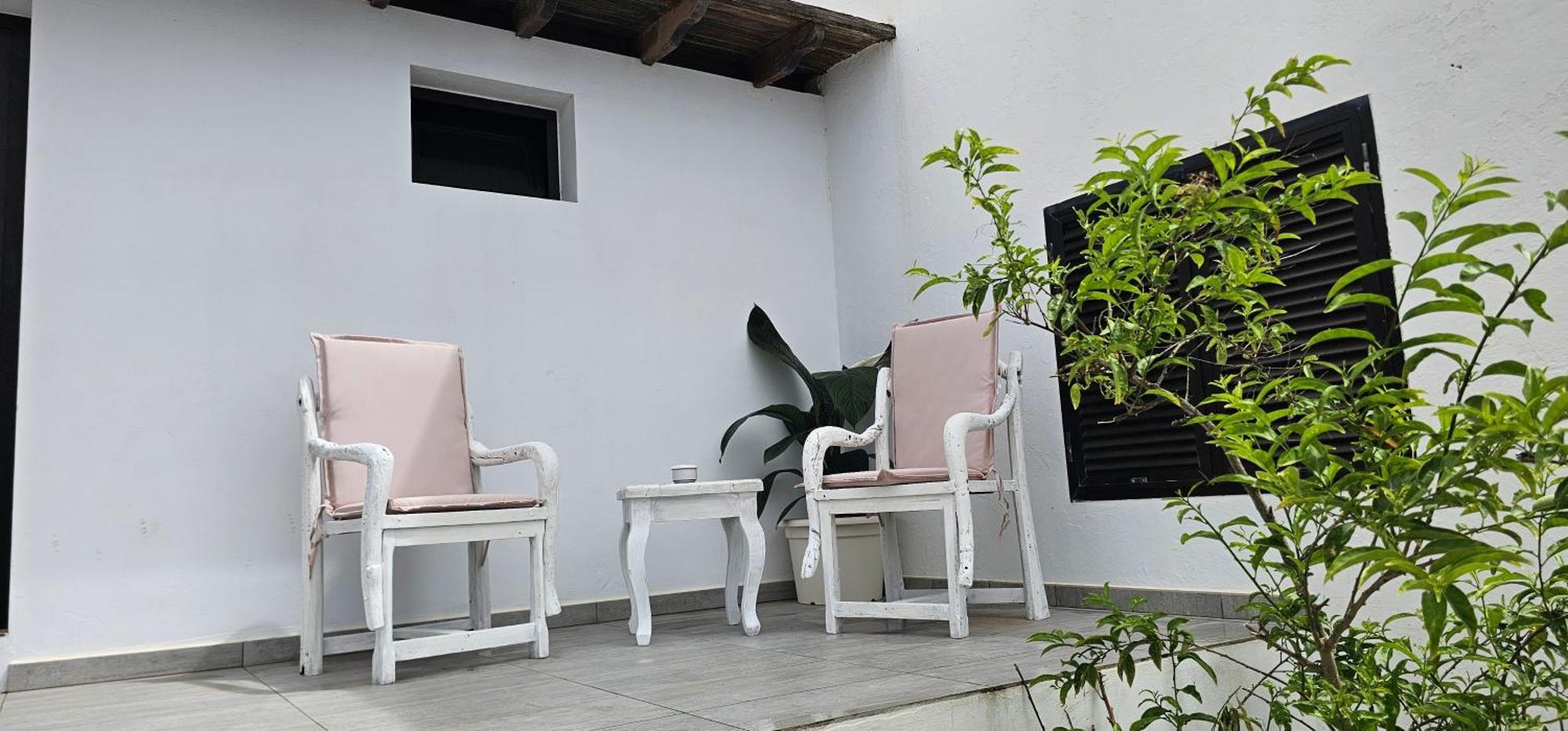 Alunita & Pirita, Habitacion Con Jardin, Terraza Y Wifi En Zona Tranquila Y Centrica Nazaret Ngoại thất bức ảnh